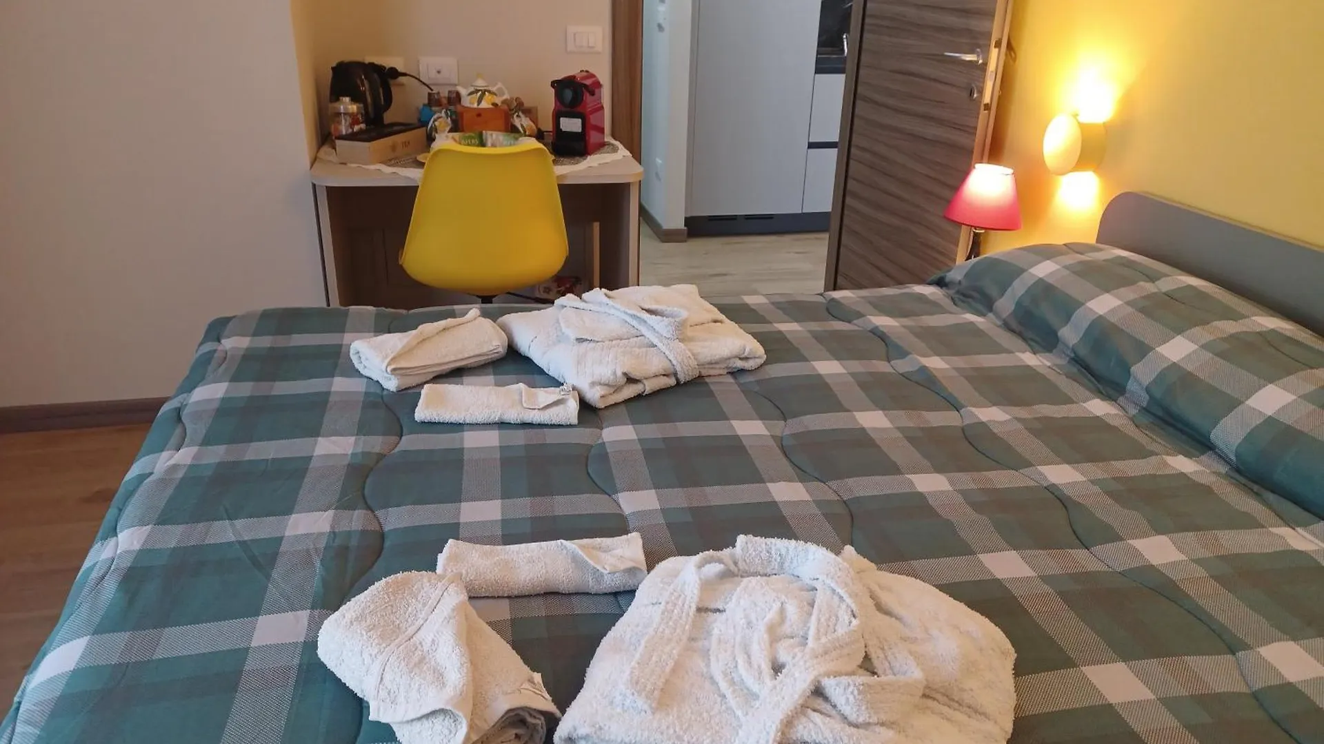 Donna Di Coppe Apartment Torre Boldone 0*,  Italy
